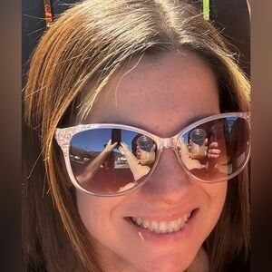 Meet your Posher, Angela